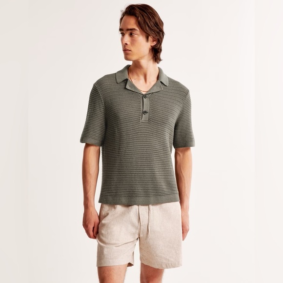 Abercrombie & Fitch Men's Camp Collar Cropped 2-Button
Sweater Polo Brown Sz XS - Picture 2 of 6